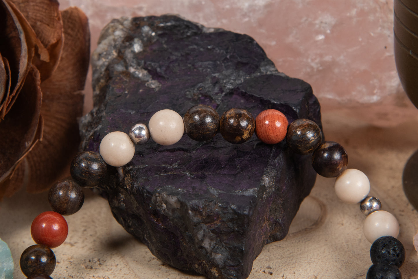 Bronzite, diaspro bianco, diaspro rosso, lava, argento 925