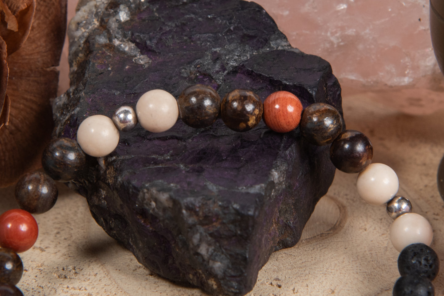 Bronzite, diaspro bianco, diaspro rosso, lava, argento 925