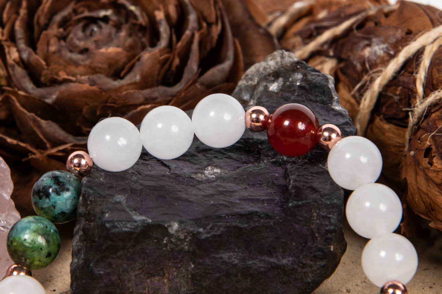 Bracciale perle 8 mm turchese africano, agata bianca, agata rossa, rame