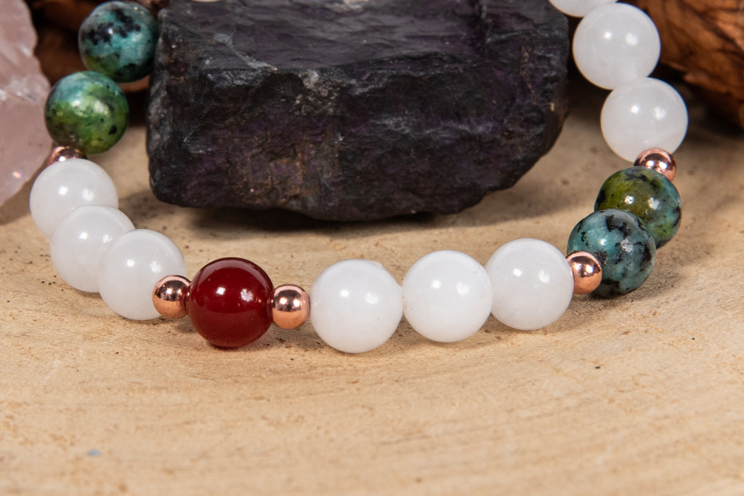 Bracciale perle 8 mm turchese africano, agata bianca, agata rossa, rame