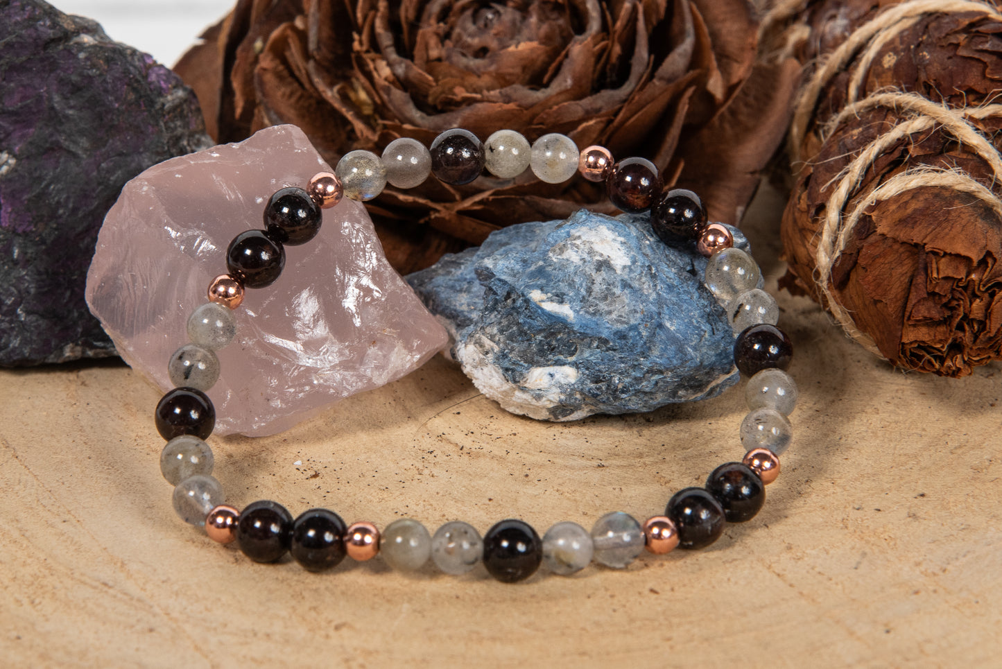 Bracciale perle 6 mm granato, labradorite, rame