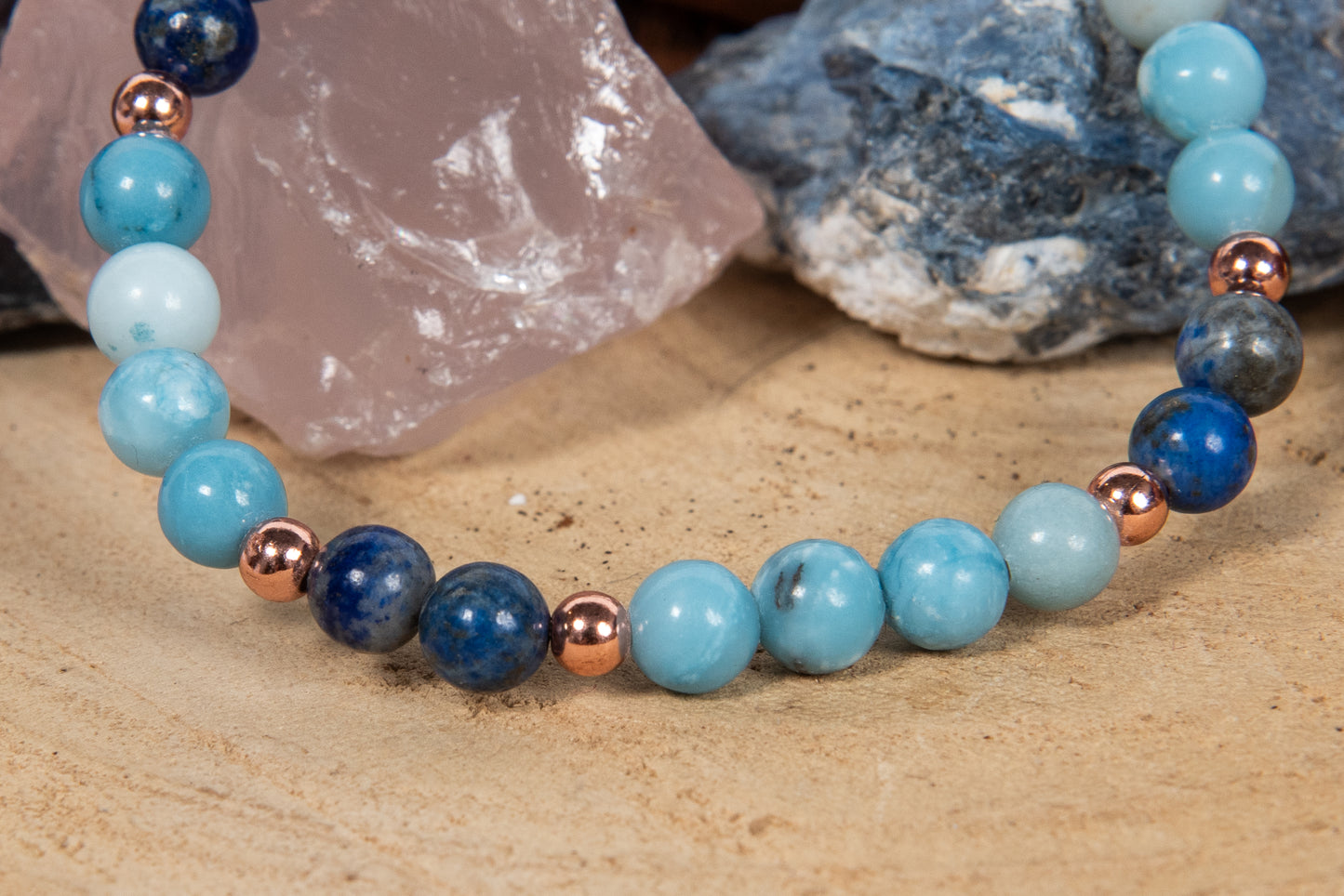 Bracciale perle 6 mm lapislazzuli, larimar, rame