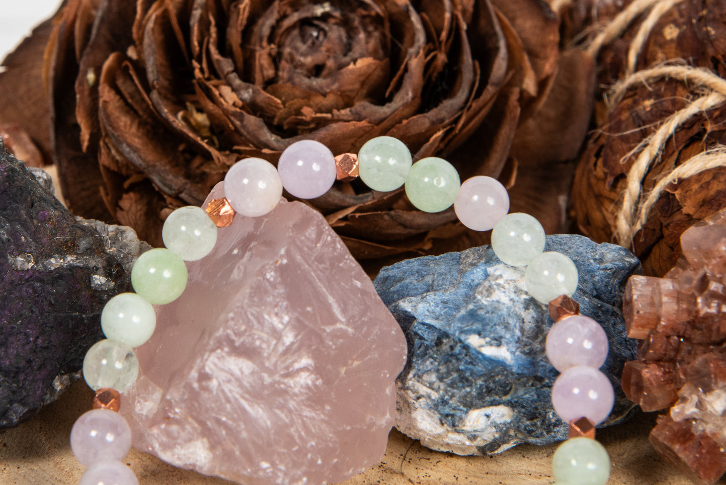 Bracciale perle 6 mm ametista lavanda, crisoprasio, quarzo rosa, rame