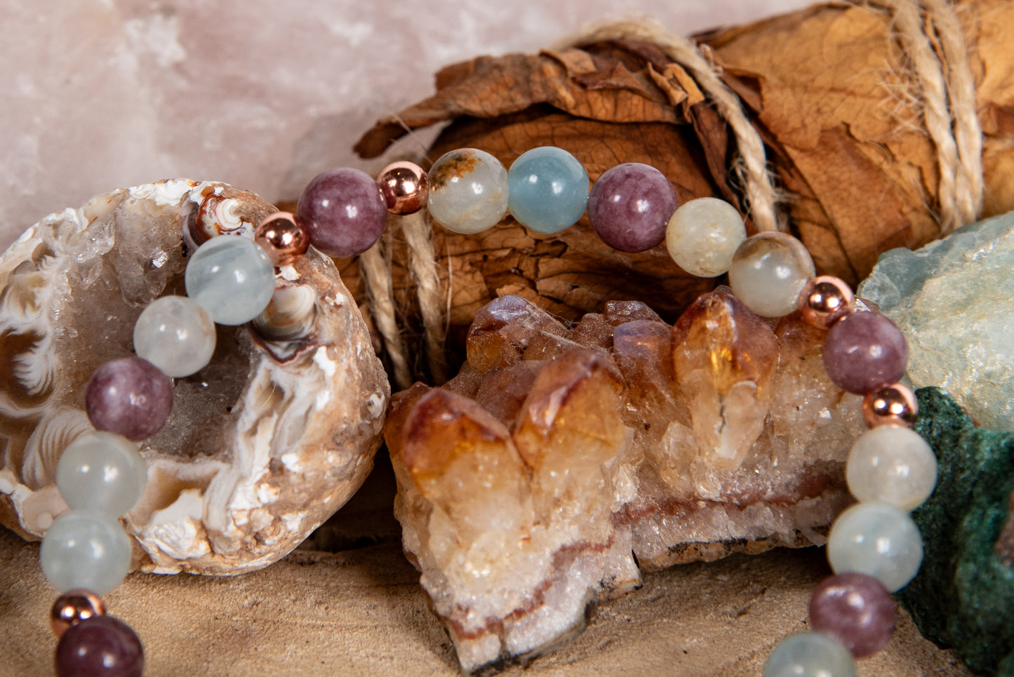 Bracciale perle 6 mm calcite, lepidolite, rame