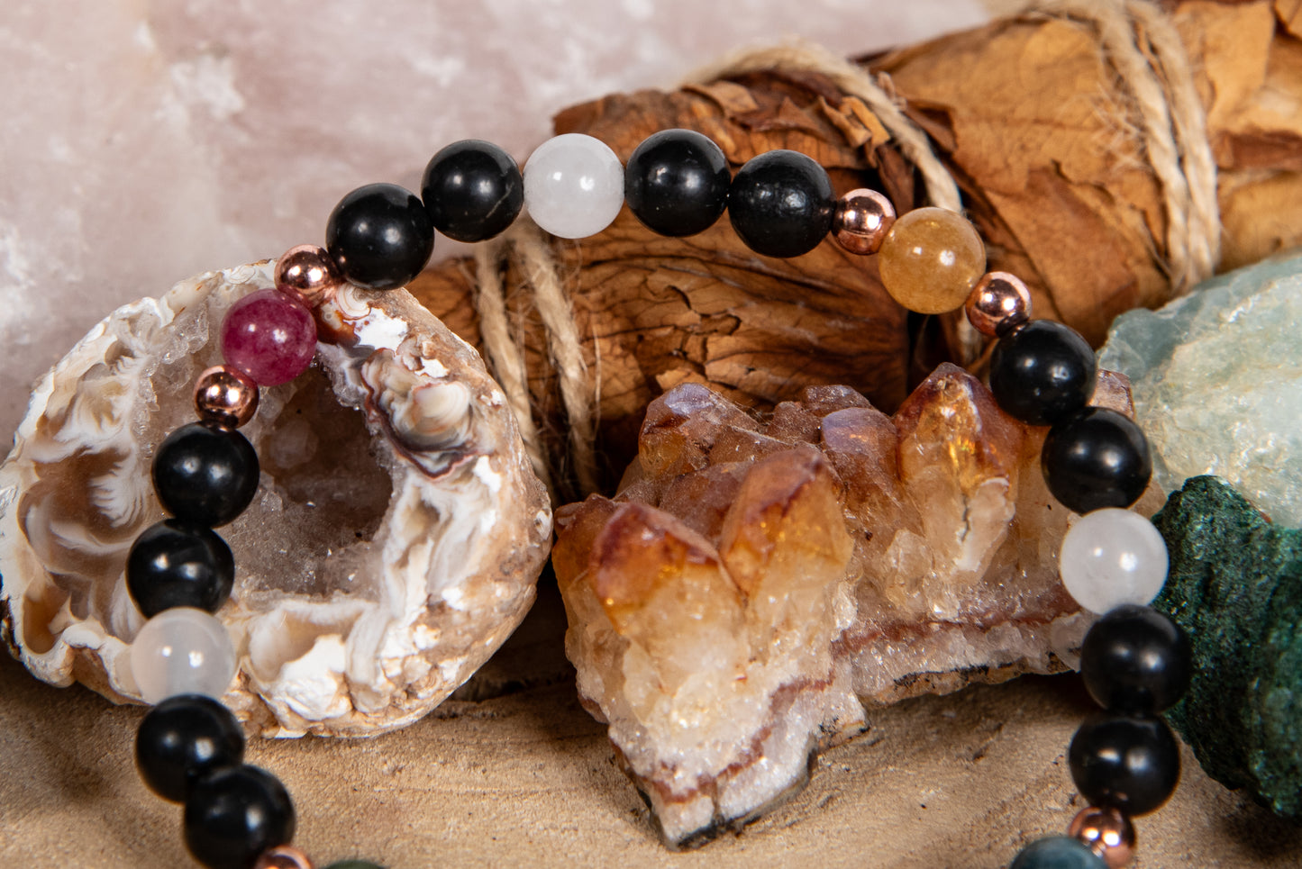 Bracciale perle 6 mm shungite, tormalina naturale vari colori, agata bianca, rame