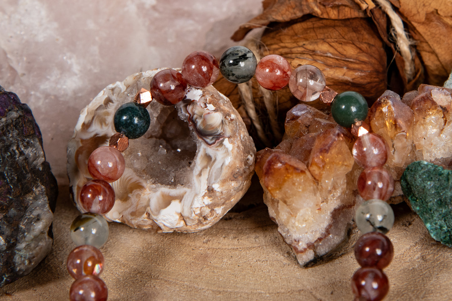 Bracciale perle 6 mm quarzo ematoide, prehnite, agata muschiata, rame