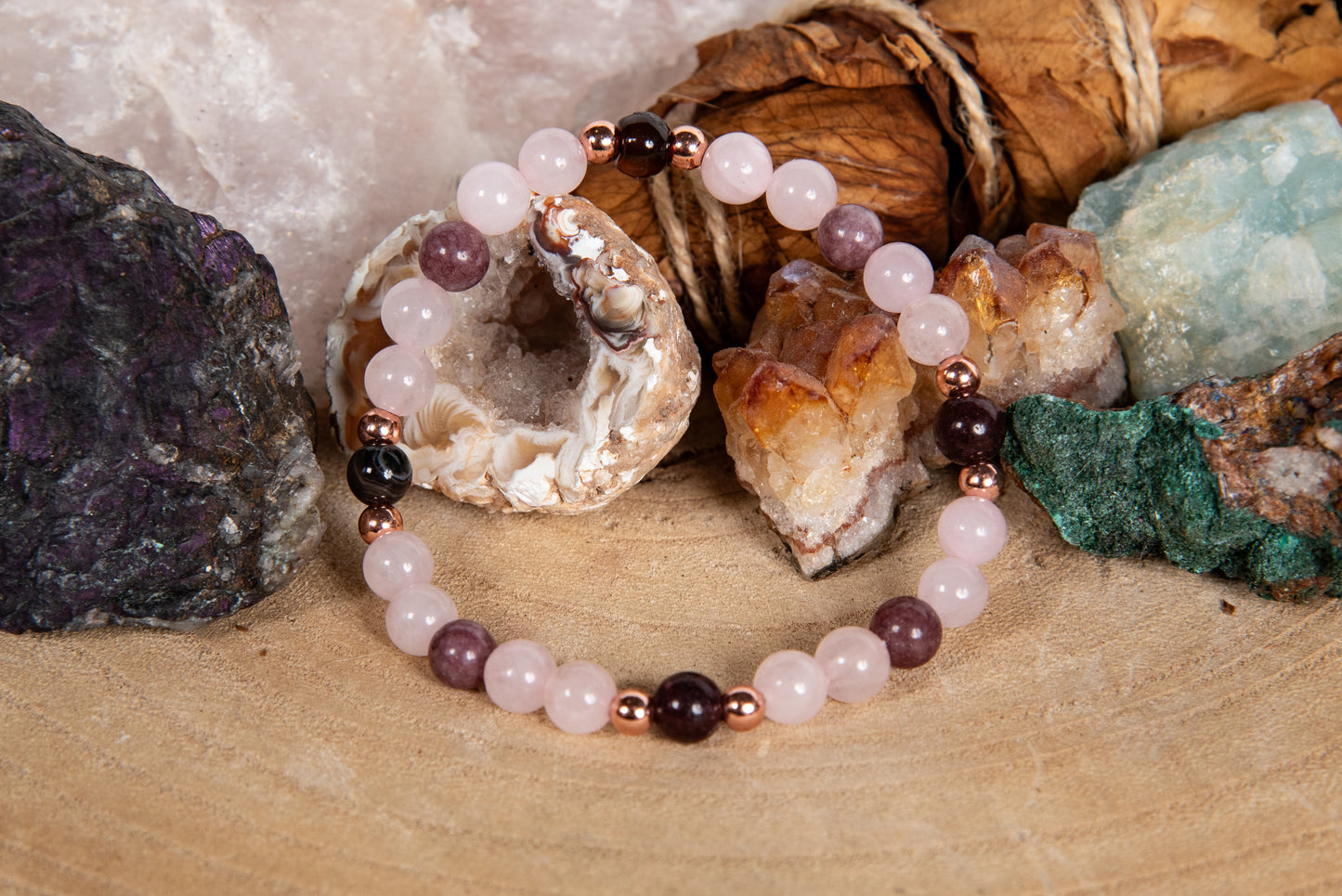 Bracciale perle 6 mm quarzo rosa, lepidolite, granato, rame