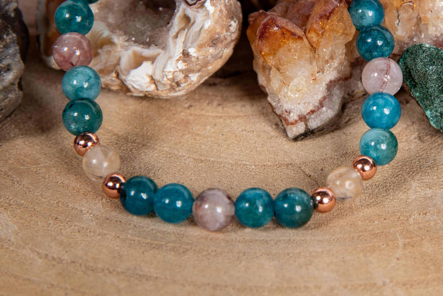 Bracciale perle 6 mm quarzo ematoide, quarzo citrino, apatite, rame