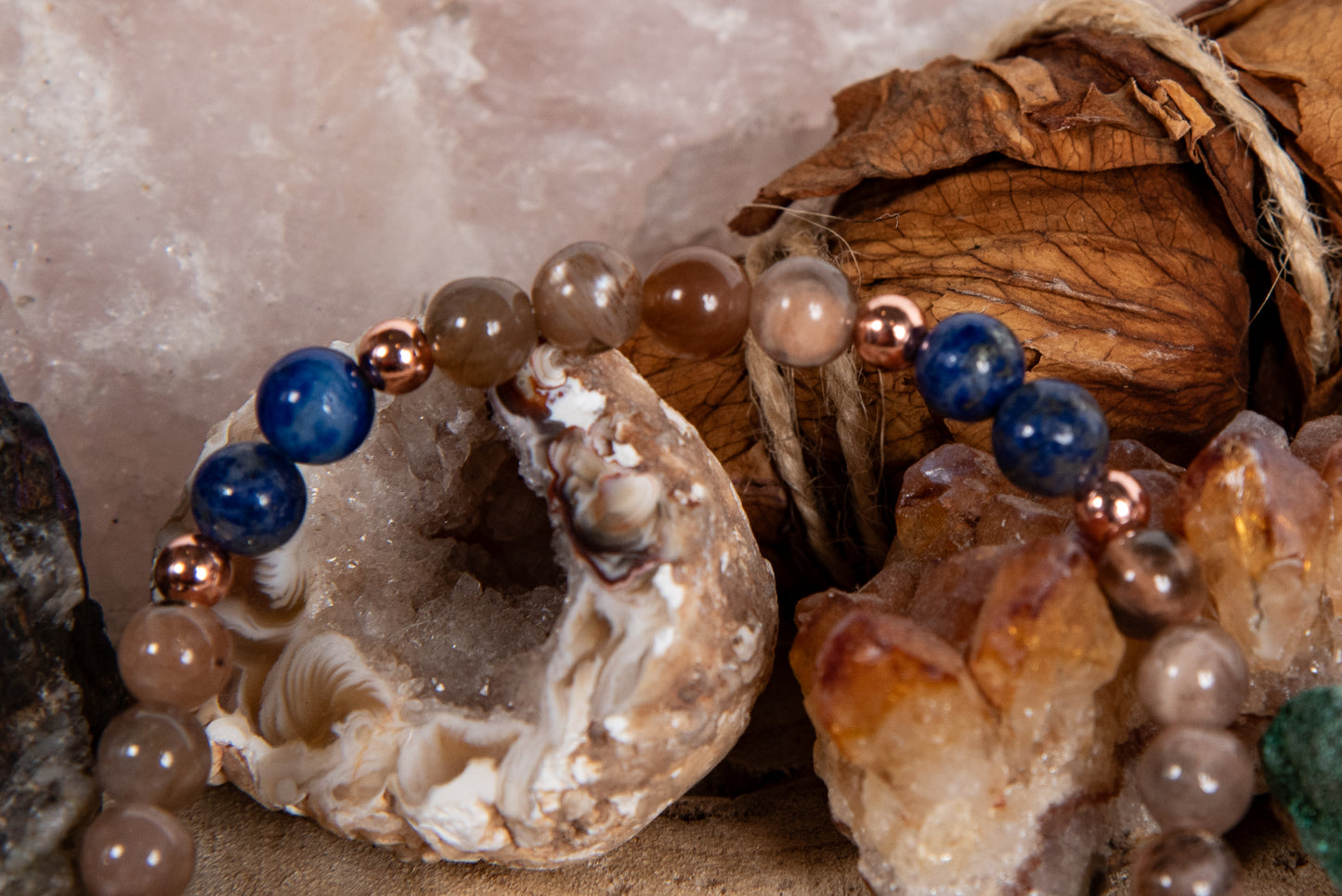 Bracciale perle 6 mm pietra di luna nera, lapislazzuli, rame