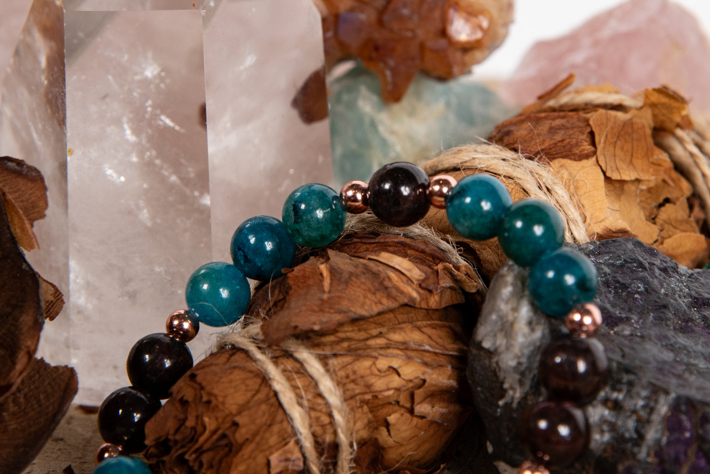 Bracciale perle 8 mm granato, apatite, rame