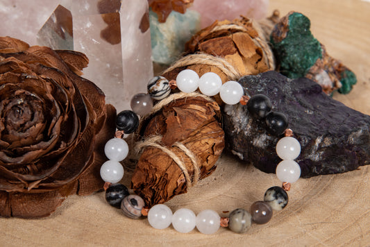 Bracciale perle 8 mm diaspro zebrato, agata bianca, agata grigia, rame