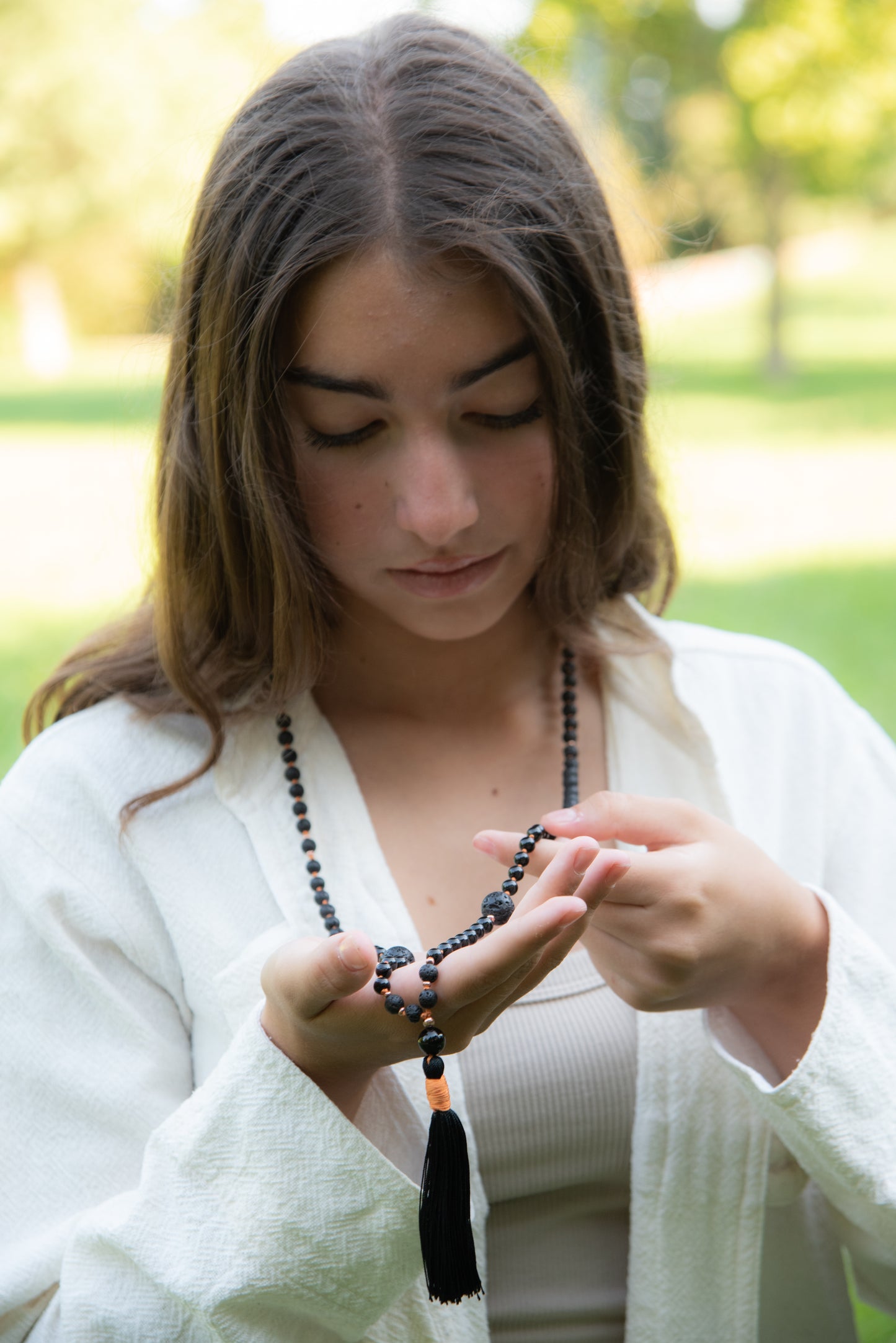 Mala collana per meditare in Pietra lavica e Tormalina nera