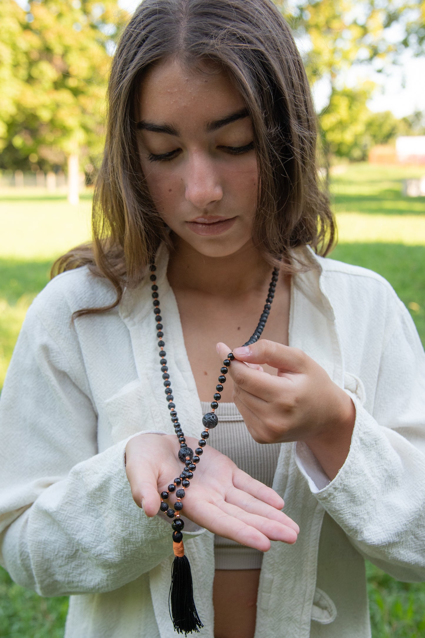 Mala collana per meditare in Pietra lavica e Tormalina nera