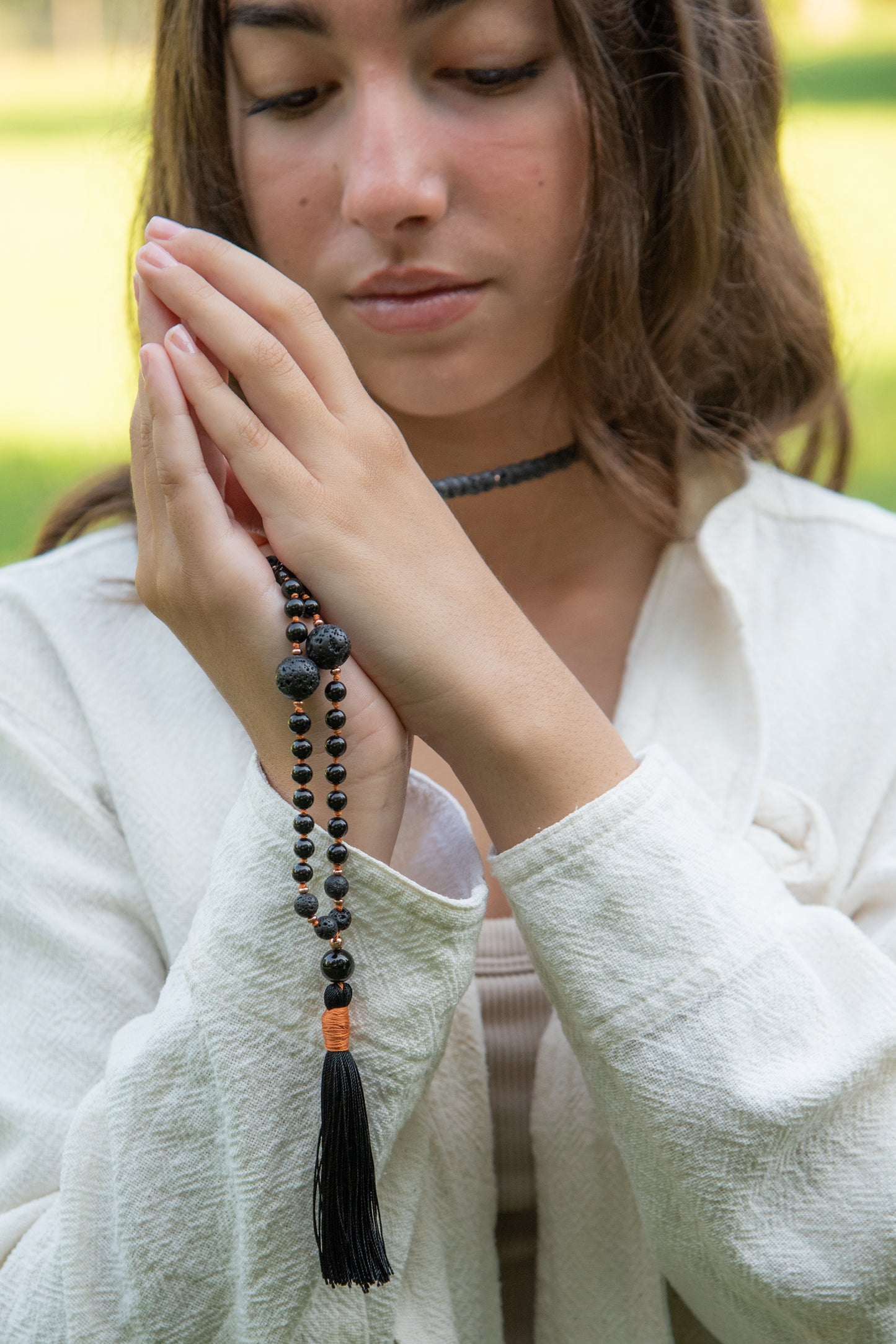 Mala collana per meditare in Pietra lavica e Tormalina nera