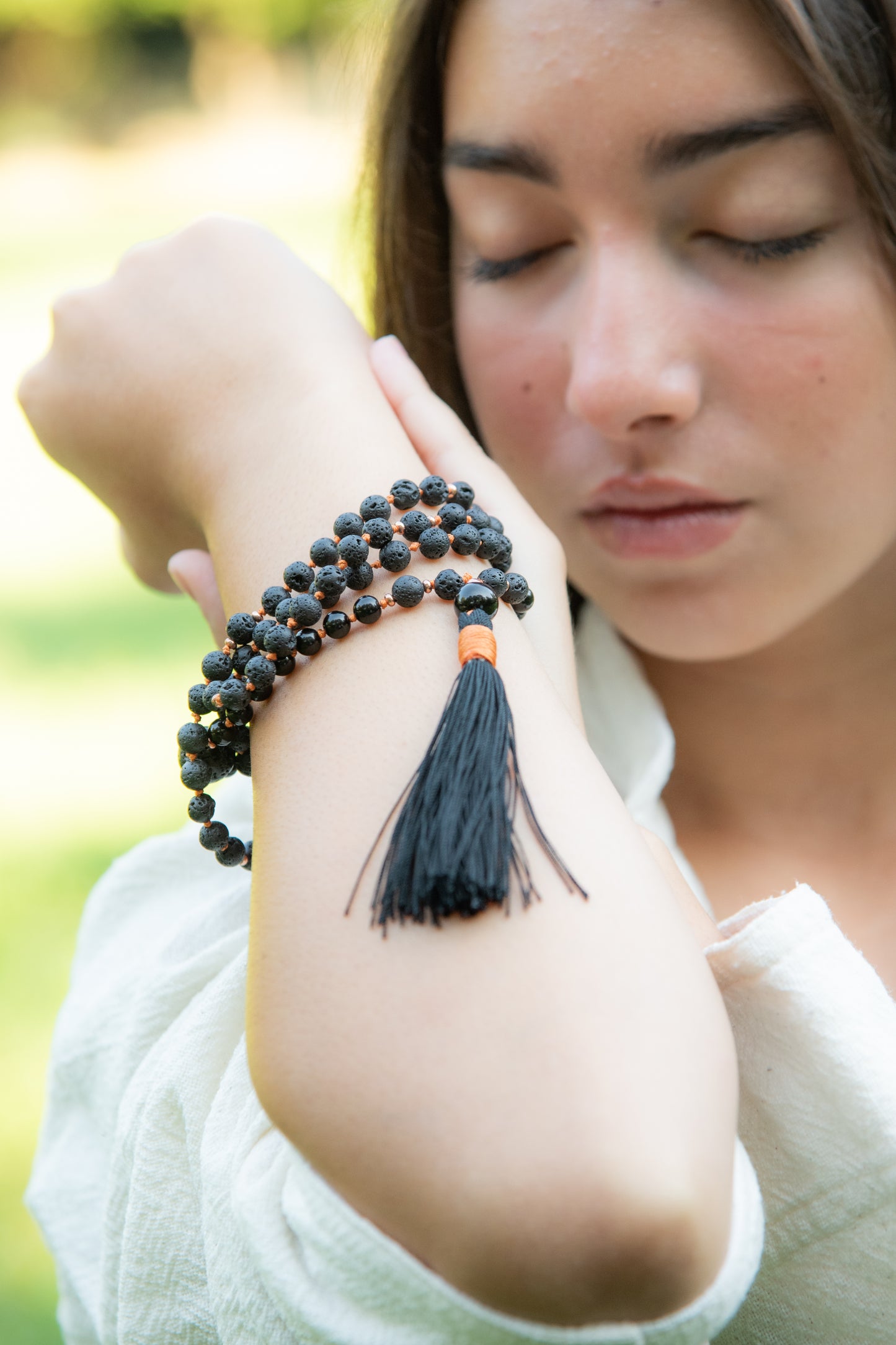 Mala collana per meditare in Pietra lavica e Tormalina nera