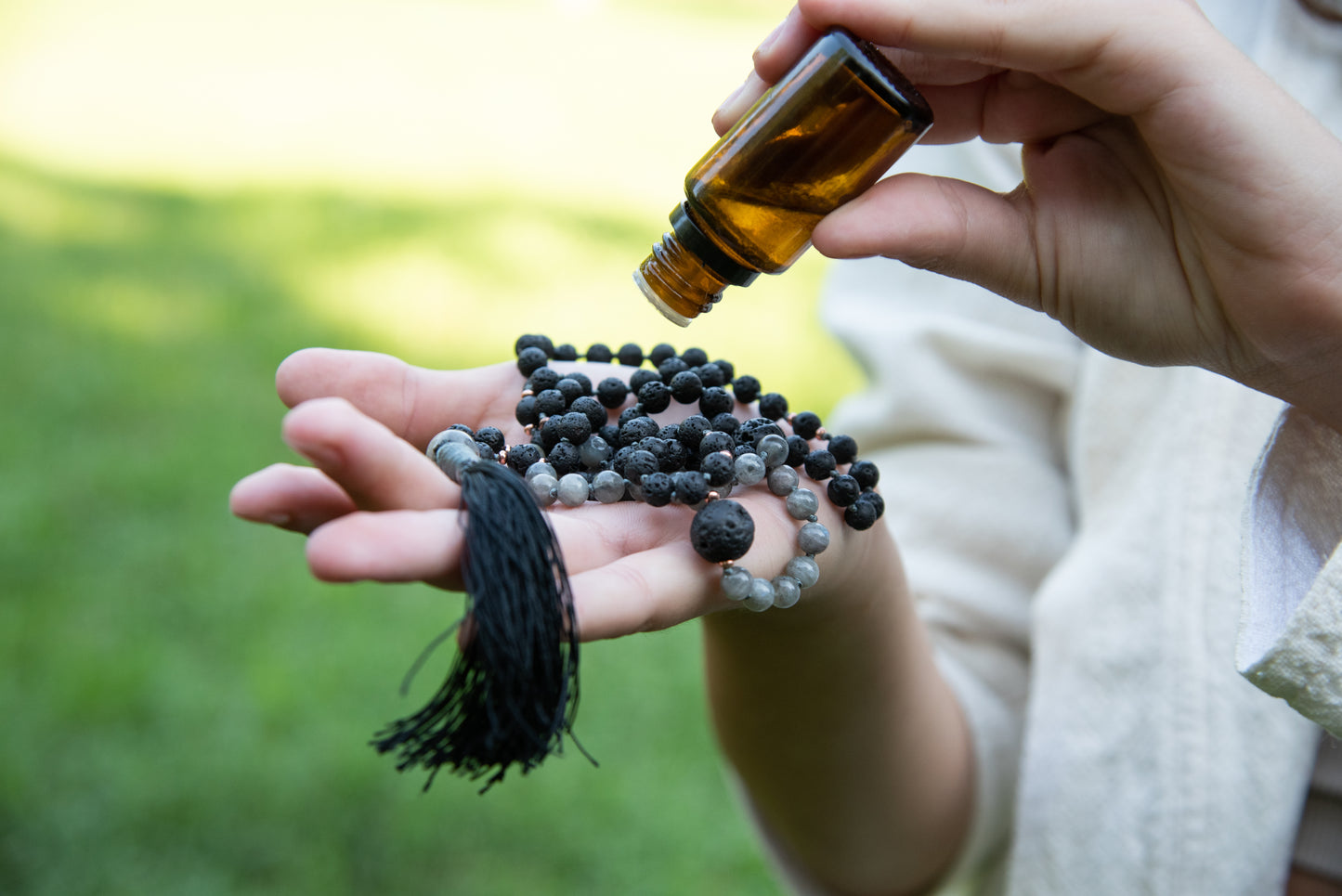 Mala collana da meditazione in Pietra lavica e Labradorite