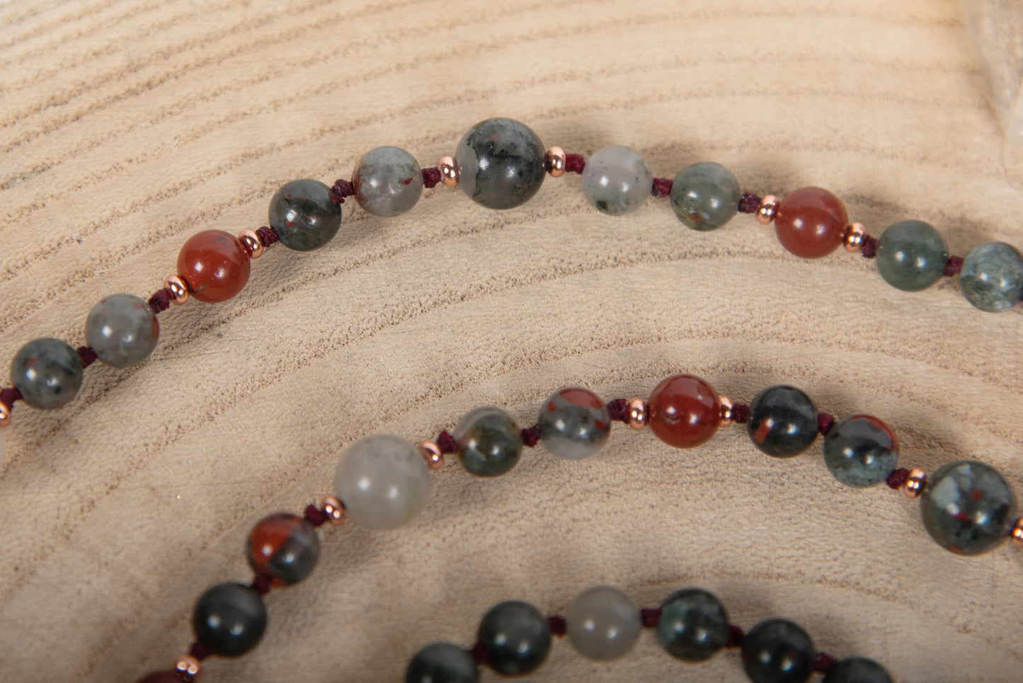 Mala con pietre dure naturali di Eliotropio Diaspro Sanguigno, Pietra Guru Labradorite, Rame