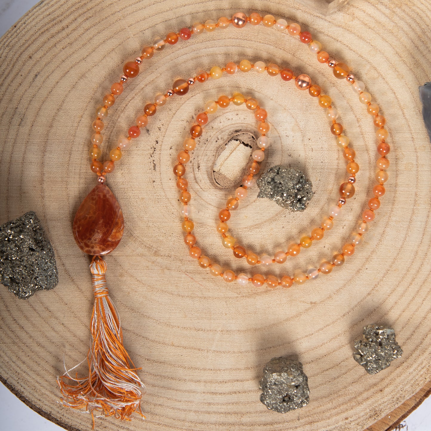 Mala con cristalli di corniola, pietra guru agata di fuoco, rame