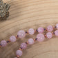 Mala fatta a mano con pietre dure naturali di Kunzite, Pietra Guru Elbaite, Rame