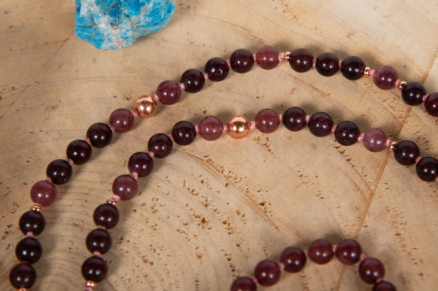 Mala da meditazione in Granato almandino, Pietra Guru Quarzo rosa, Rame