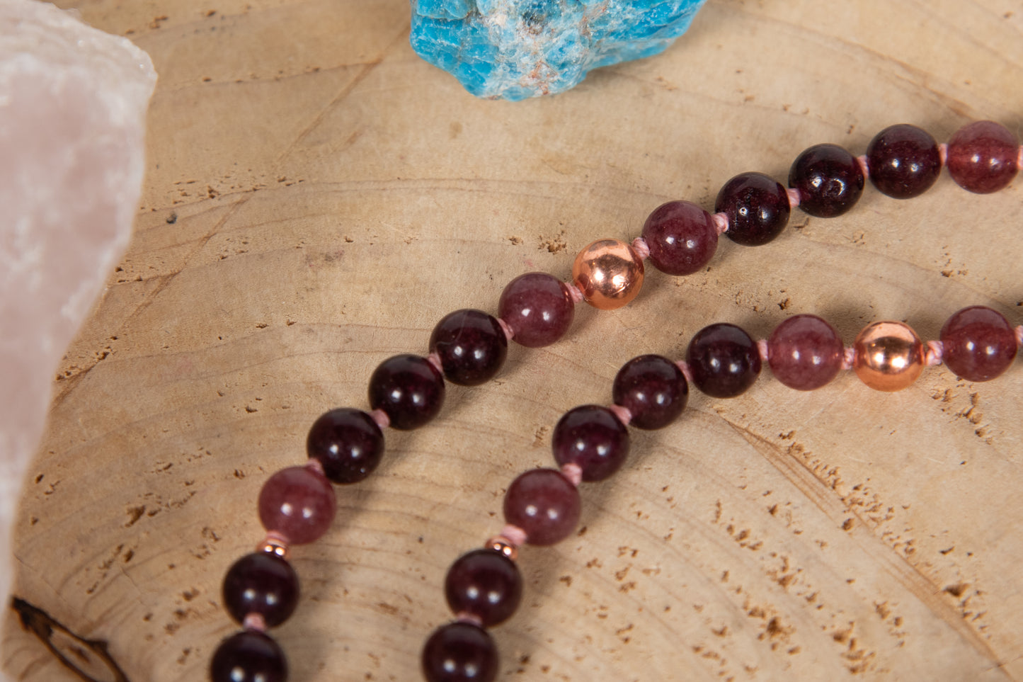 Mala da meditazione in Granato almandino, Pietra Guru Quarzo rosa, Rame
