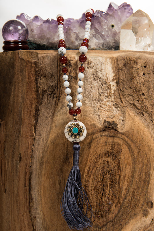 Mala Agata rossa, Howlite, Pietra Guru Perla Tibetana, Argento dorato 925