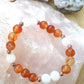 Bracciale perle 8mm corniola, agata bianca, rame