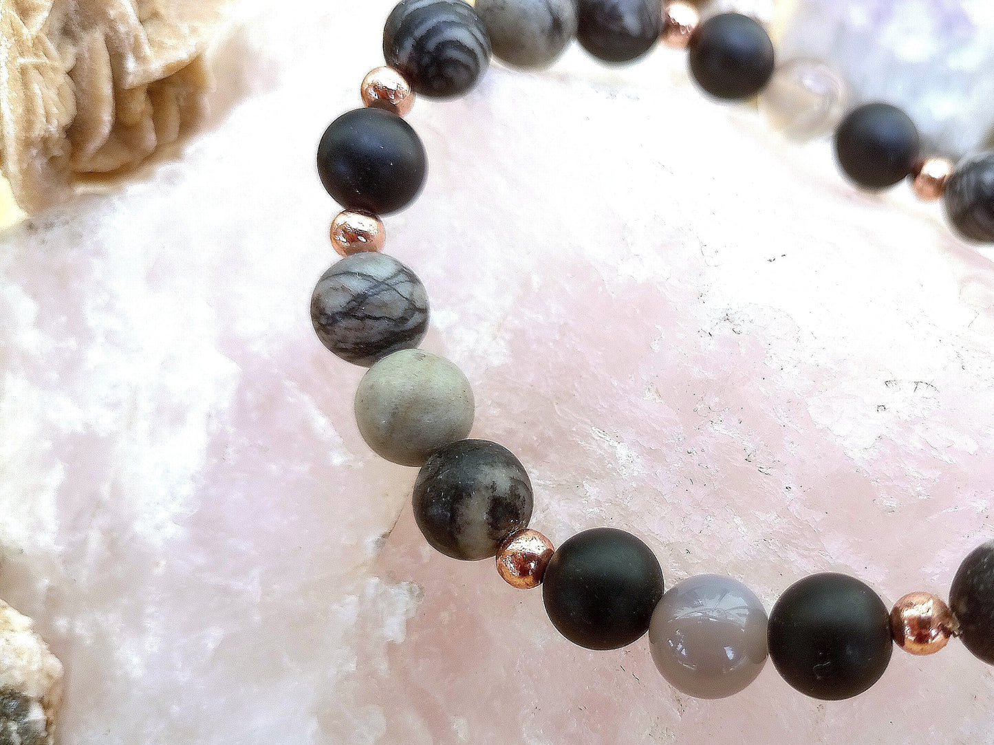 Bracciale perle 8mm diaspro zebrato, onice, agata grigia, rame