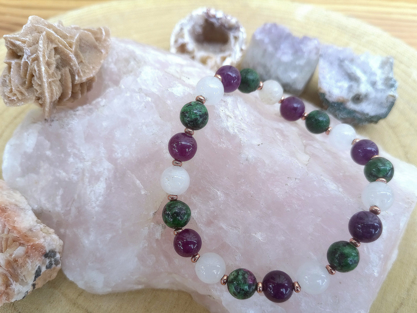 Bracciale perle 8mm zoisite, agata bianca, ametista, rame