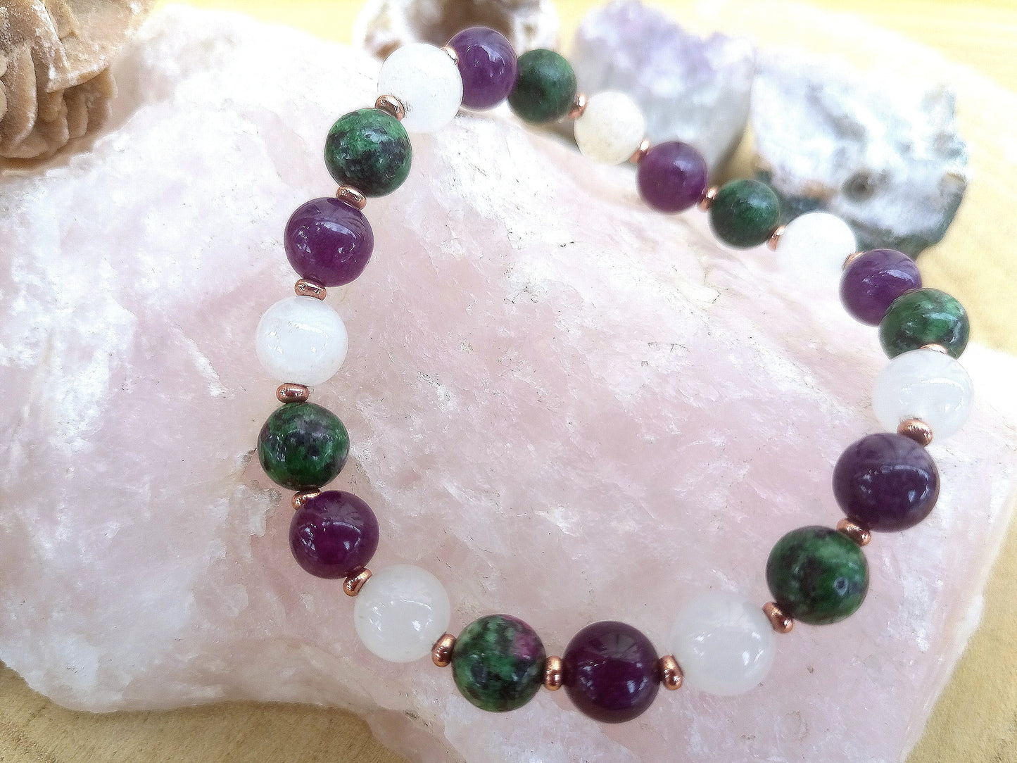 Bracciale perle 8mm zoisite, agata bianca, ametista, rame