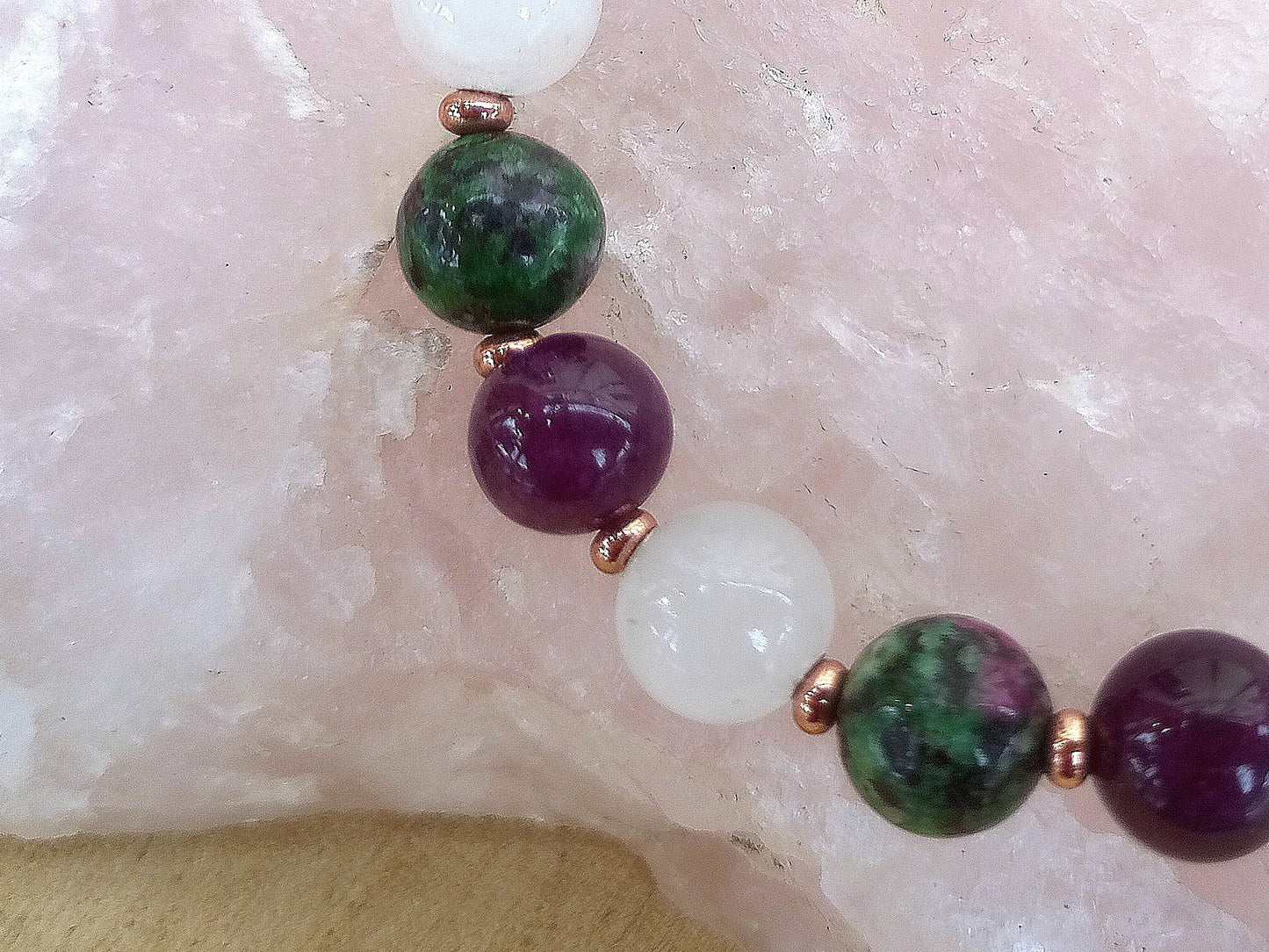 Bracciale perle 8mm zoisite, agata bianca, ametista, rame