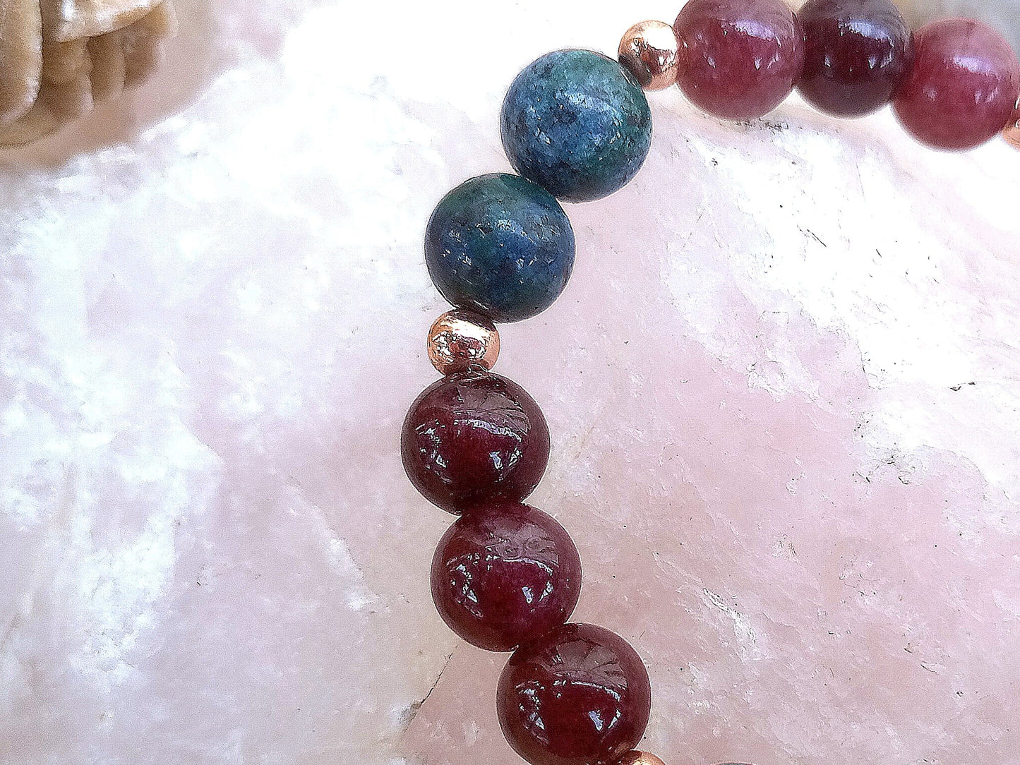 Bracciale perle 8mm granato almandino, apatite, rame