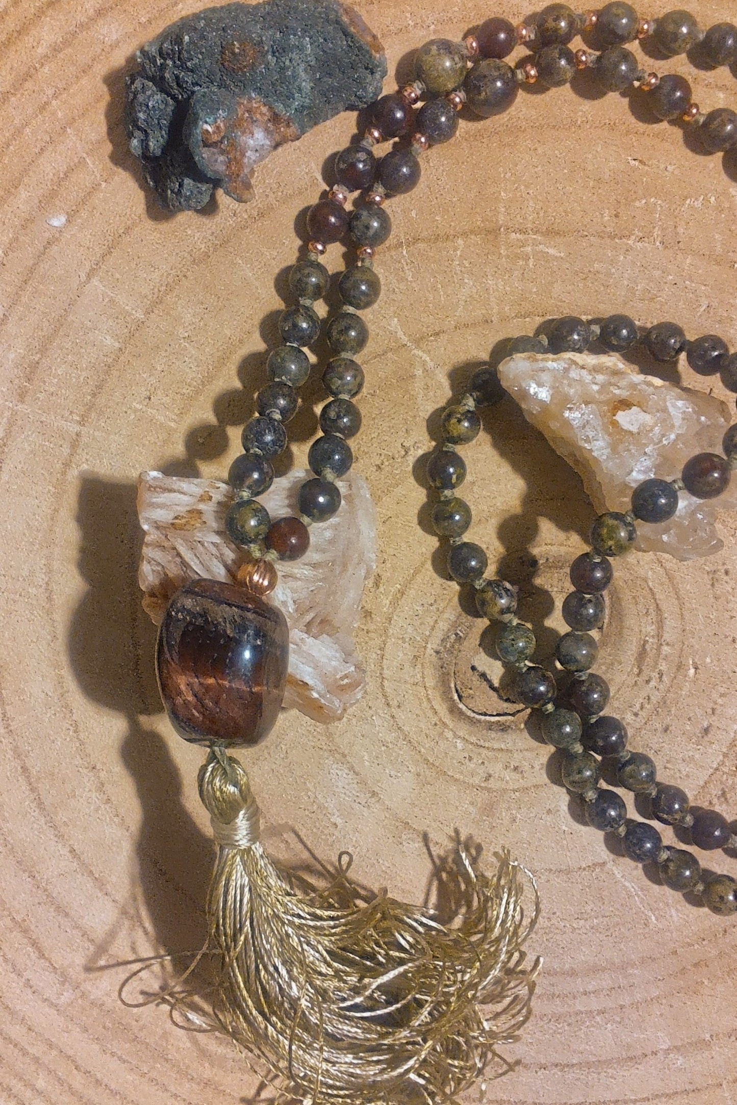 Mala da meditazione 108 perle in Pietra sangue di drago, Pietra Guru Occhio di bue, Rame