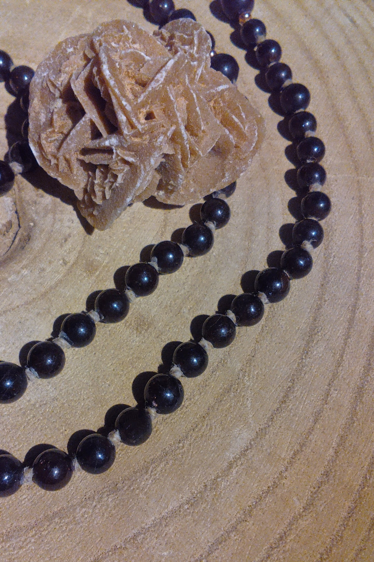 Mala 108 con pietre naturali di Granato scuro, Pietra Guru Agata, rame