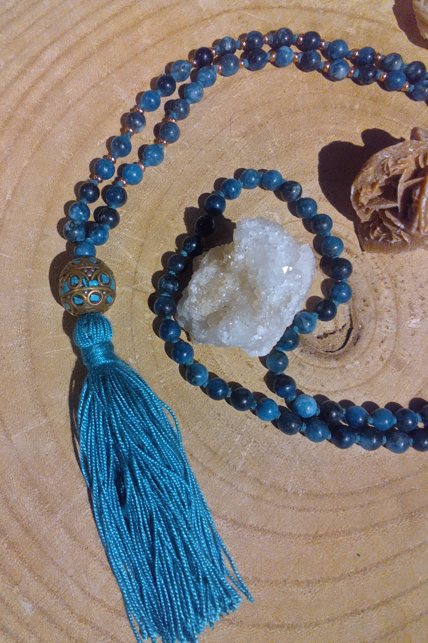 Mala per la pratica della meditazione in Apatite, Perla Guru tibetana e Rame