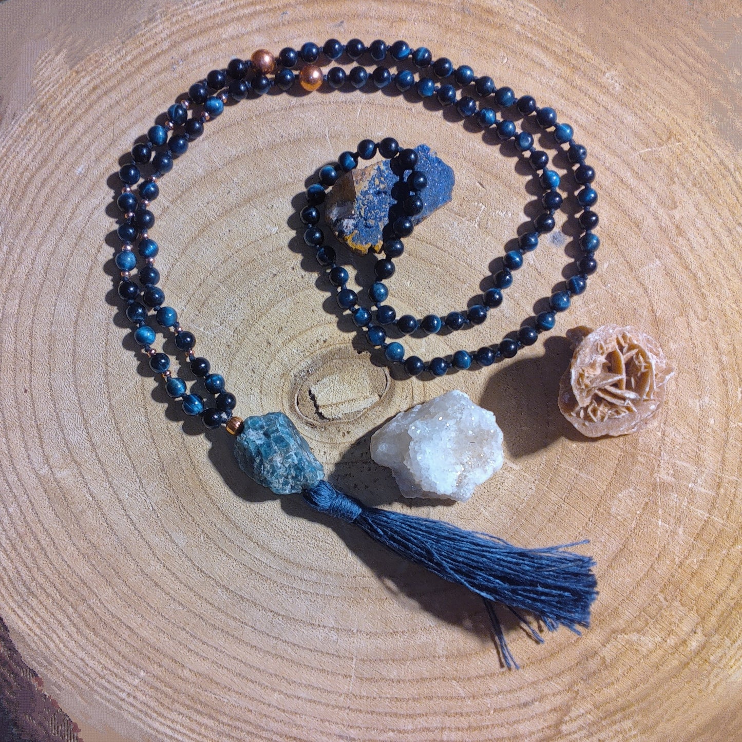 Mala con pietre dure naturali di Occhio di falco, Pietra guru Apatite, Rame