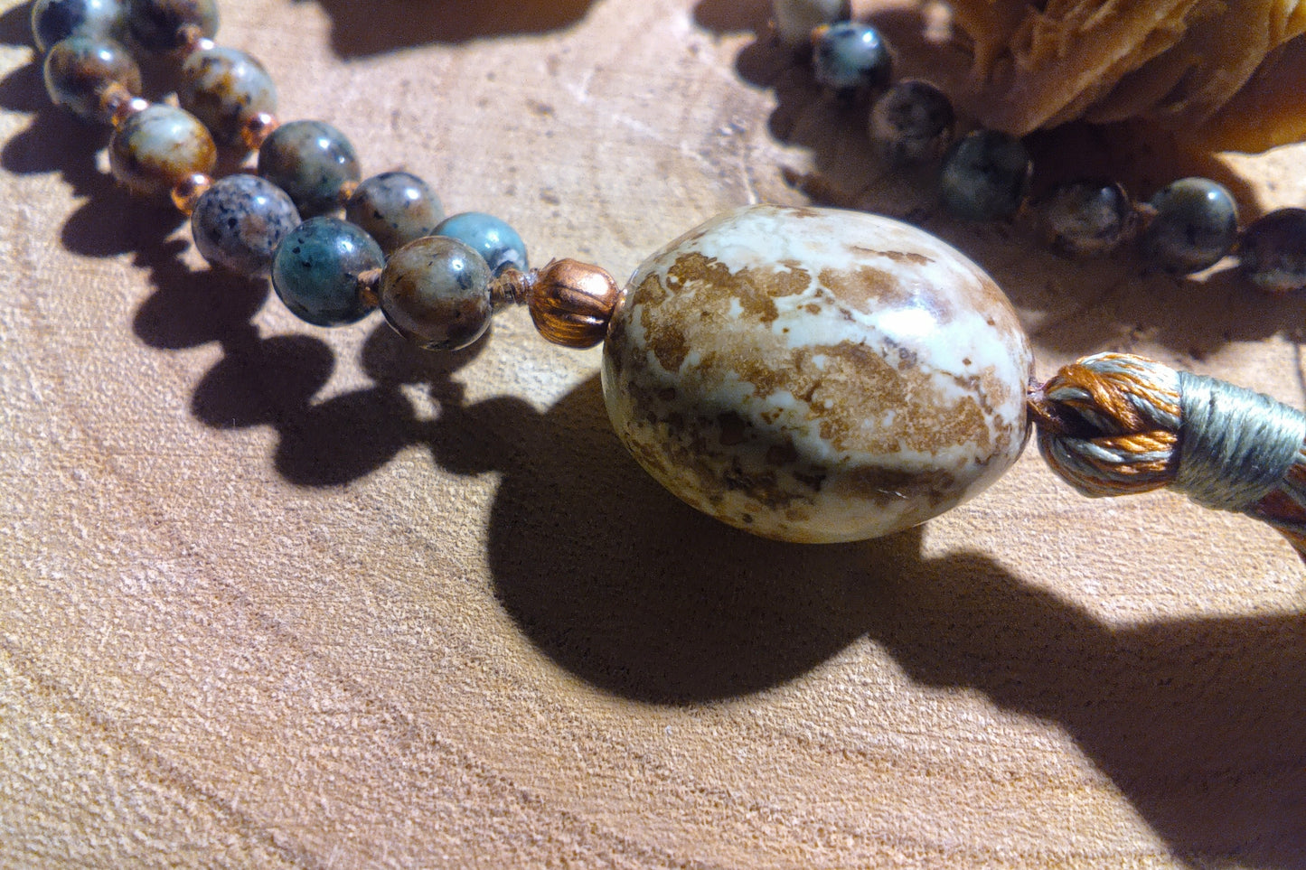 Mala artigianale in Turchese africano, pietra guru in Variscite e Rame