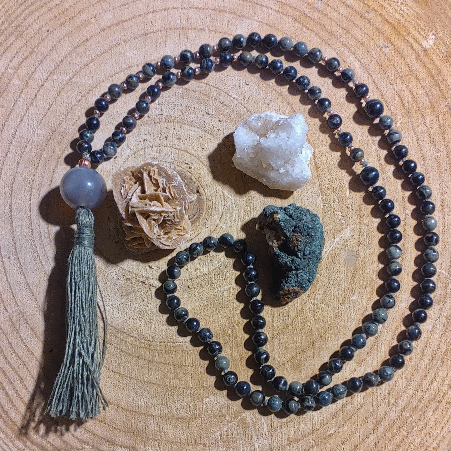 Mala in Diaspro Kambaba, Pietra guru Agata grigia, Rame
