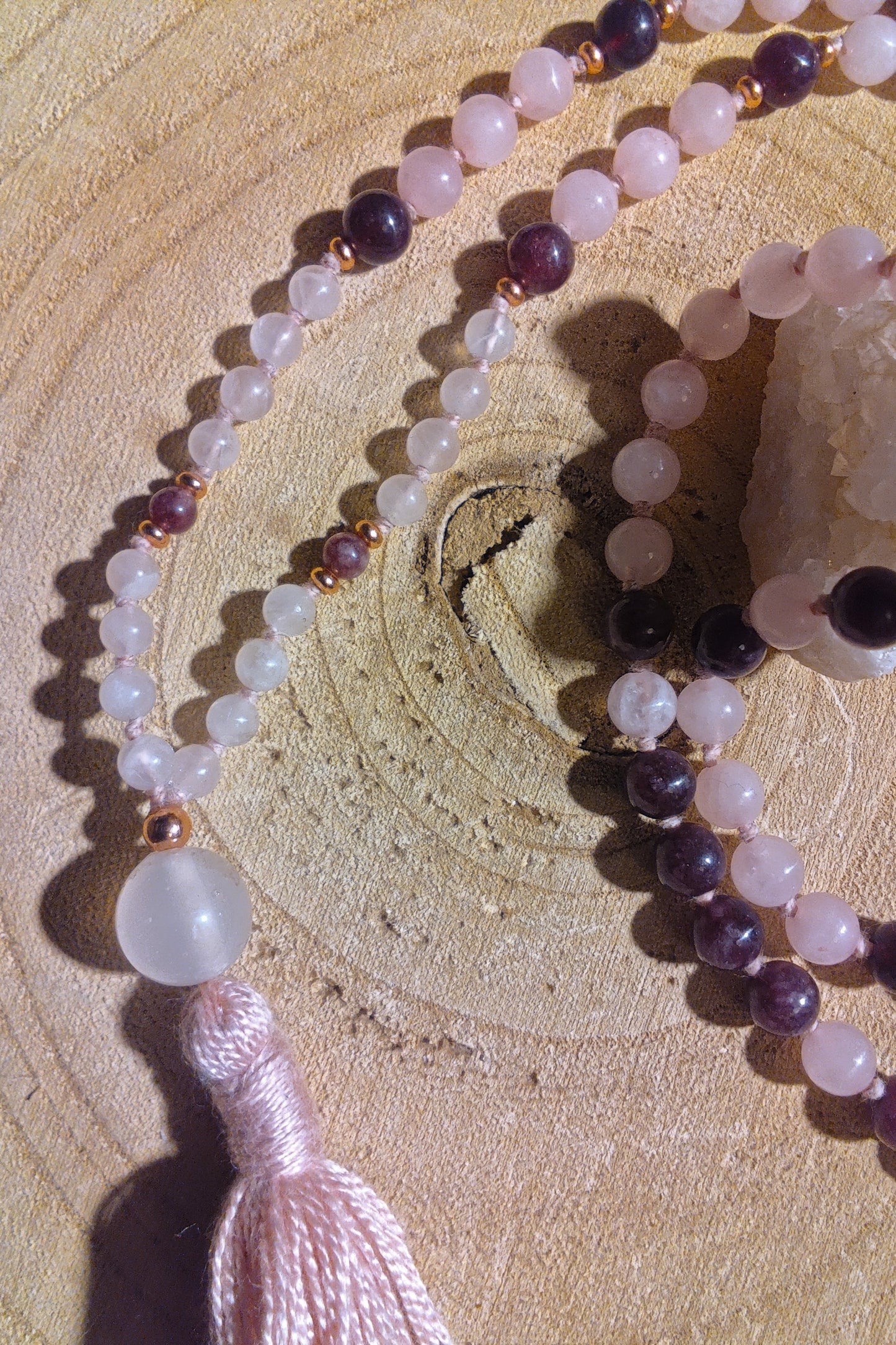 Mala con pietre naturali di Granato almandino, Pietra Guru Quarzo rosa, Rame