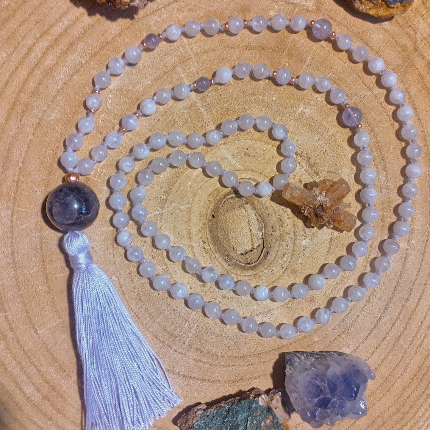 Mala da meditazione in Ametista lavanda, ametista, 108 perle, Perla Guru in ametista