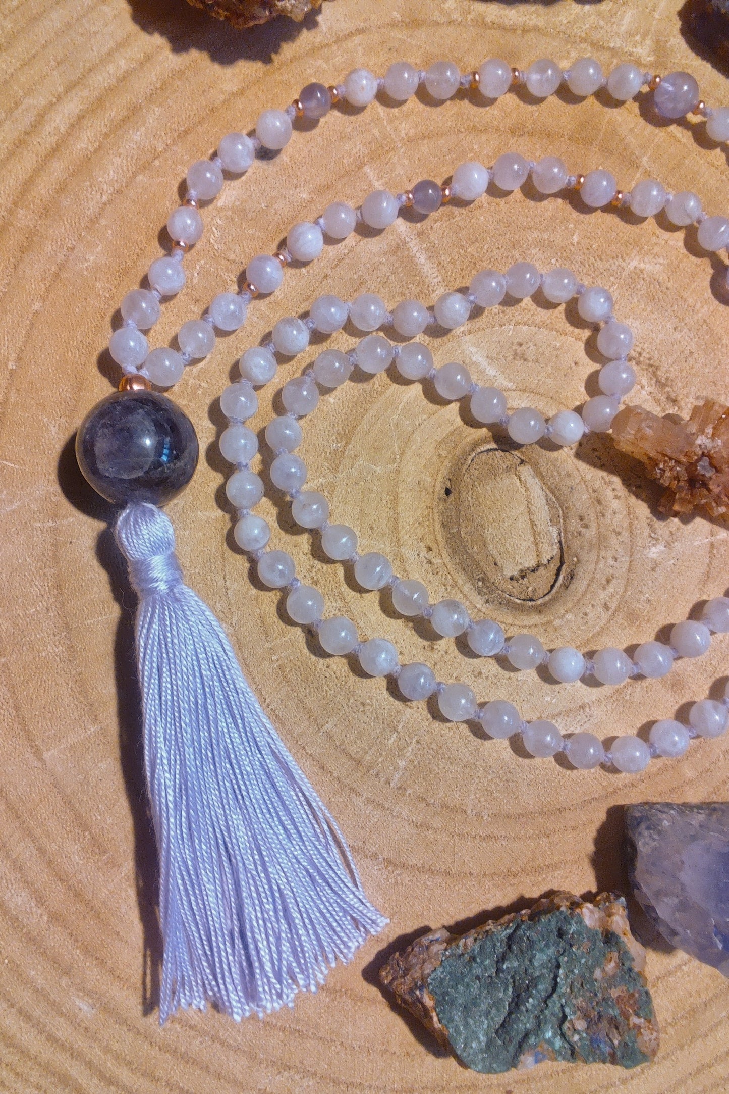 Mala da meditazione in Ametista lavanda, ametista, 108 perle, Perla Guru in ametista