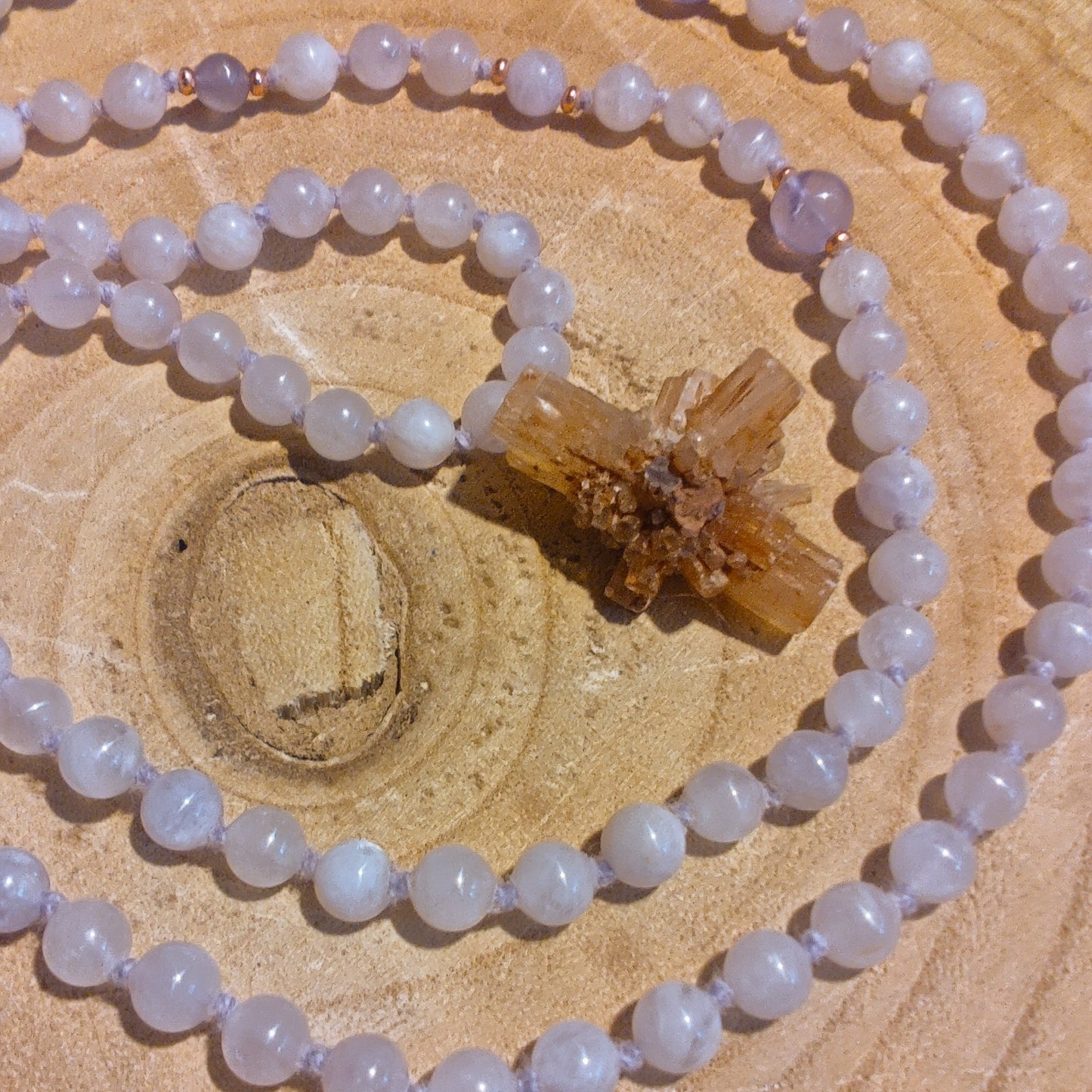 Mala da meditazione in Ametista lavanda, ametista, 108 perle, Perla Guru in ametista