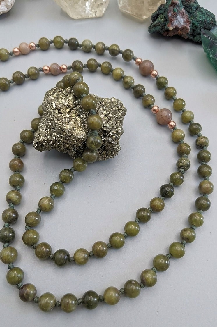 Mala artigianale con pietre naturali di Diaspro, Pietra di luna nera, Pietra Guru Calcite, Rame