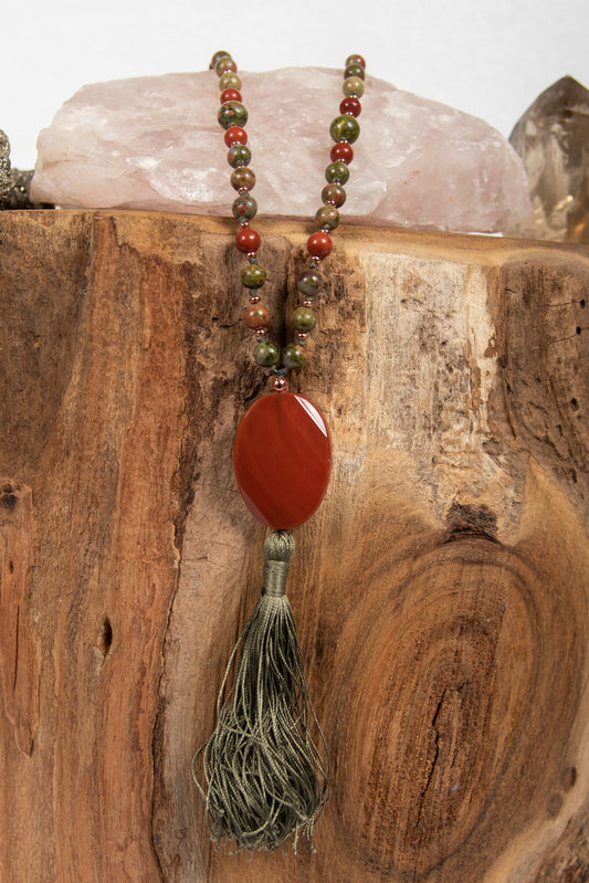mala da meditazione fatta a mano con 108 perle in pietra dura naturale di unakite, pietra guru in corniola e rame la madregea