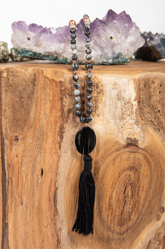 la madregea mala 108 con pietre naturali di diaspro zebrato e agata nera prezioso strumento per meditare tenendo conto dei mantra durante la pratica 