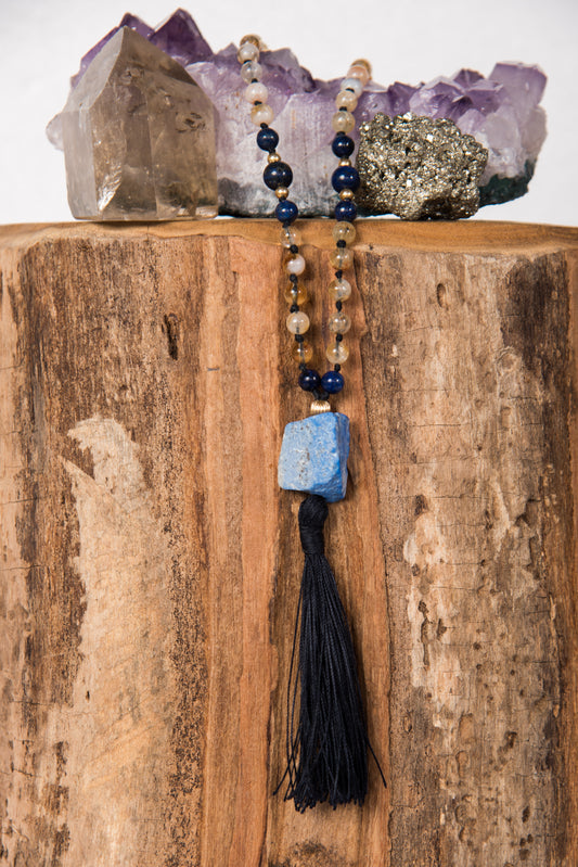mala in quarzo citrino e lapislazzuli prezioso strumento per meditare tenendo conto dei Mantra durante la pratica 108 pietre  