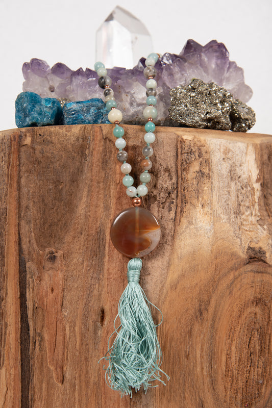 mala in amazzonite multicolore, pietra guru in agata e rame