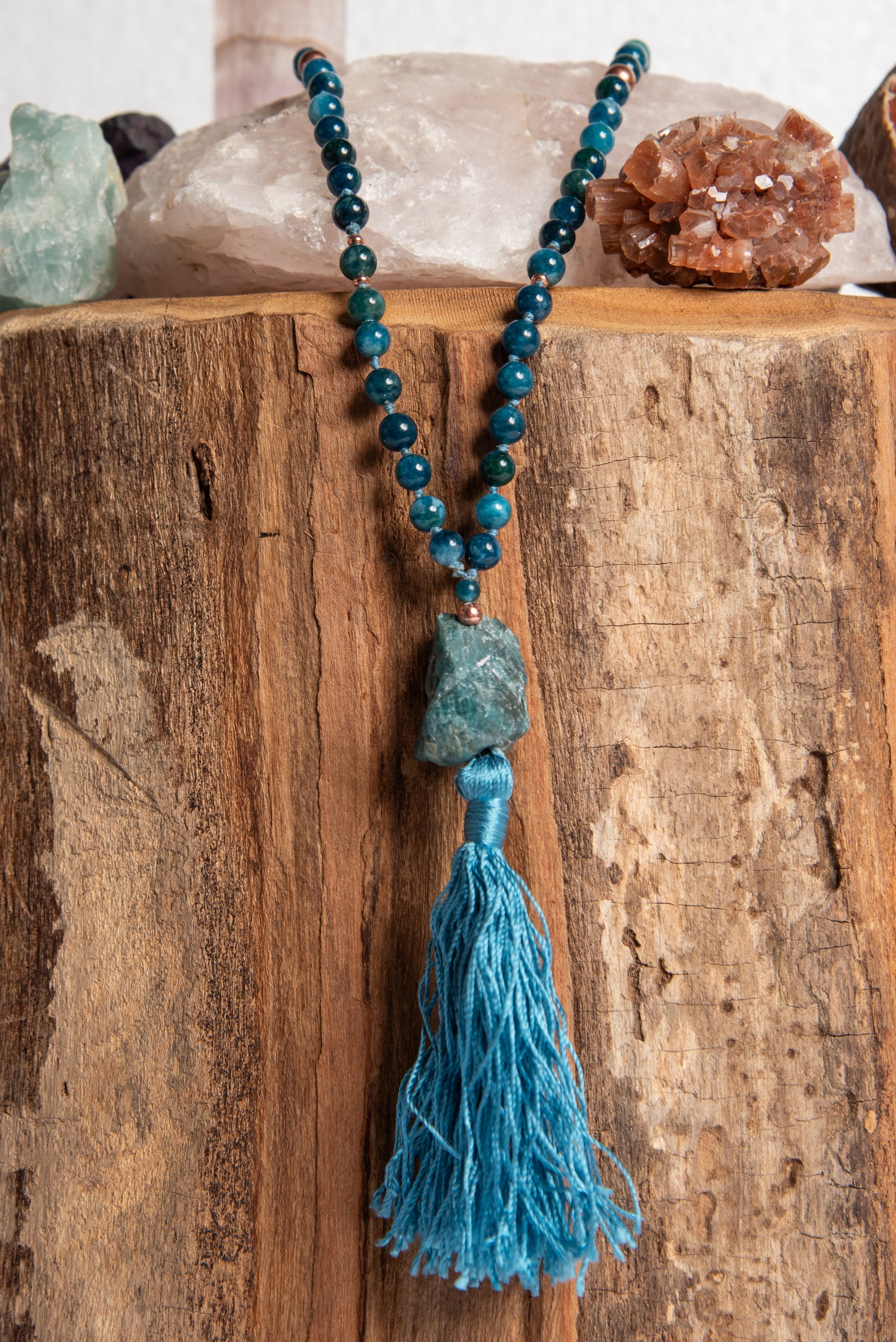 mala con pietre naturali di apatite