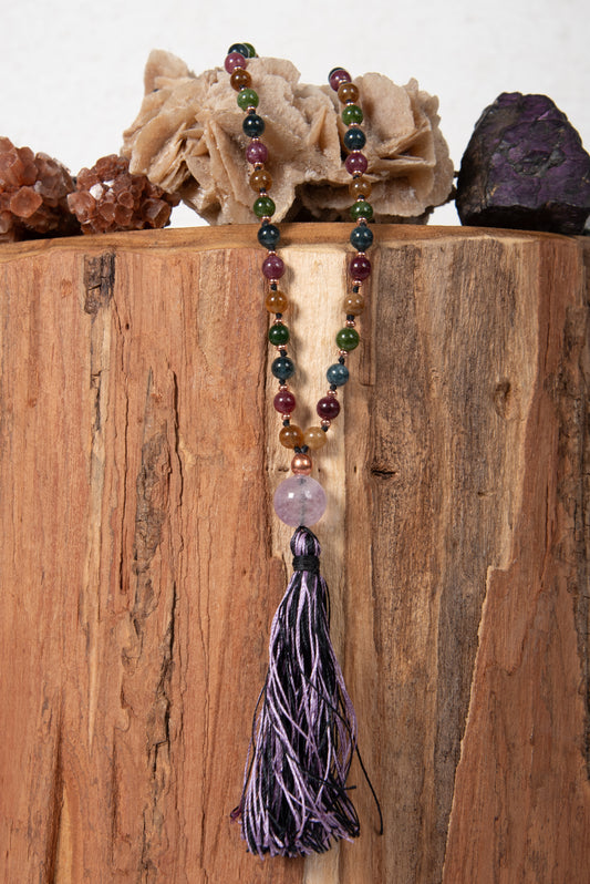 mala 108 con pietre naturali di ametista lavanda, granato almandino, tormalina per la pratica della meditazione