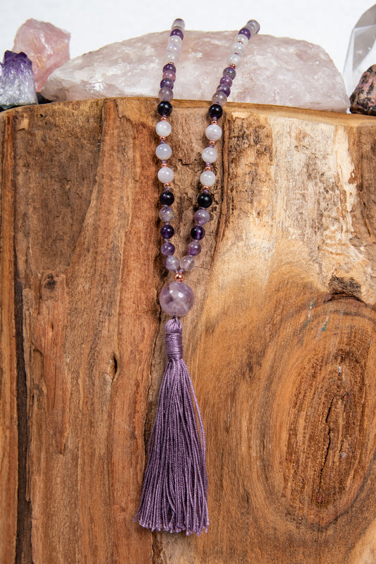 mala da meditazione in fluorite viola, ametista lavanda, pietra guru in ametista, rame